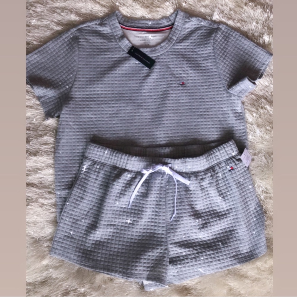TOMMY HILFIGER COZY PAJAMAS